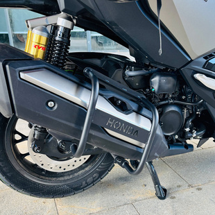 适用本田adv350排气管杠护杠保险杠防摔杠不锈钢专用无损改装配件