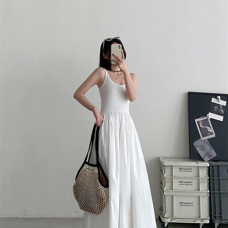 sun柚 白色针织吊带连衣裙女2024高级感气质长裙收腰无袖背心裙子