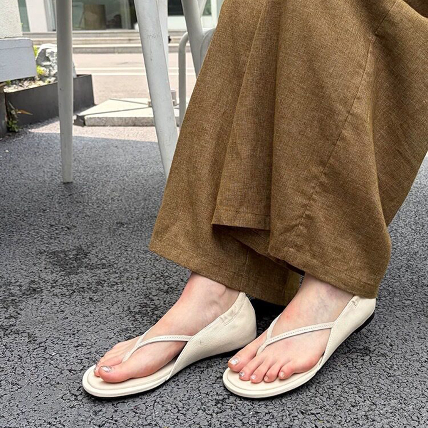 2026夏季新款韩版人字拖女外穿简约圆头百搭防滑内增高夹趾凉拖鞋