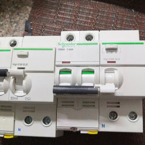议价断路器iC65C65c65C65N系列IC65N系列A9F18106