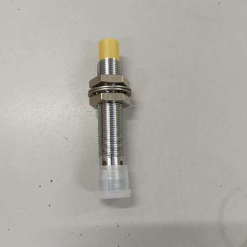 议价接近开关 8U-M12EE-AP6X-H114