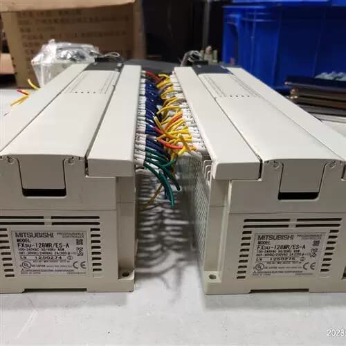 议价1F实X38U-2MR PLC 物ZyWQe82l拍摄，两台