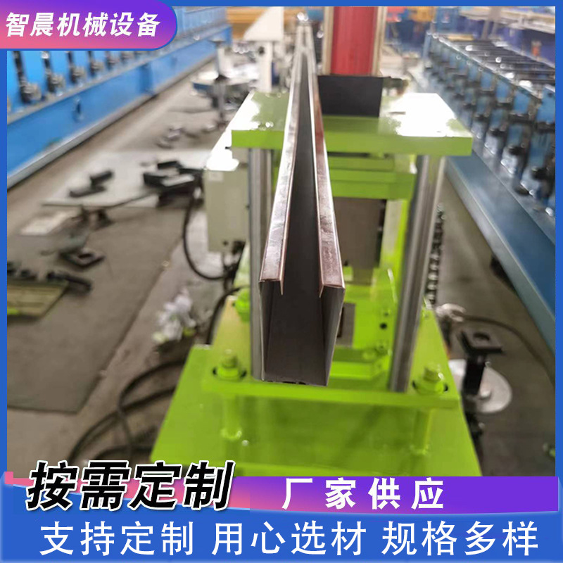 现货新型公路围挡卡槽设备钢结构围挡生产线新型公路围挡卡槽设备