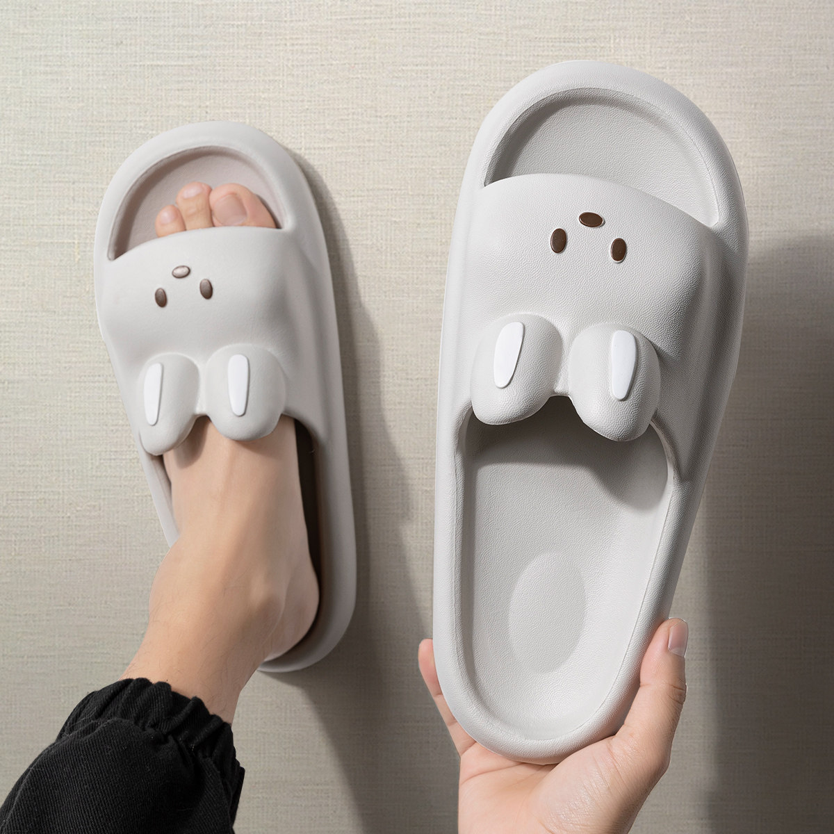 萌萌兔洗澡拖鞋防滑漏水男士室内家居踩屎感浴室专用eva凉拖鞋女