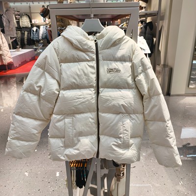 361度女款冬季新款中厚短羽绒服 562549384N