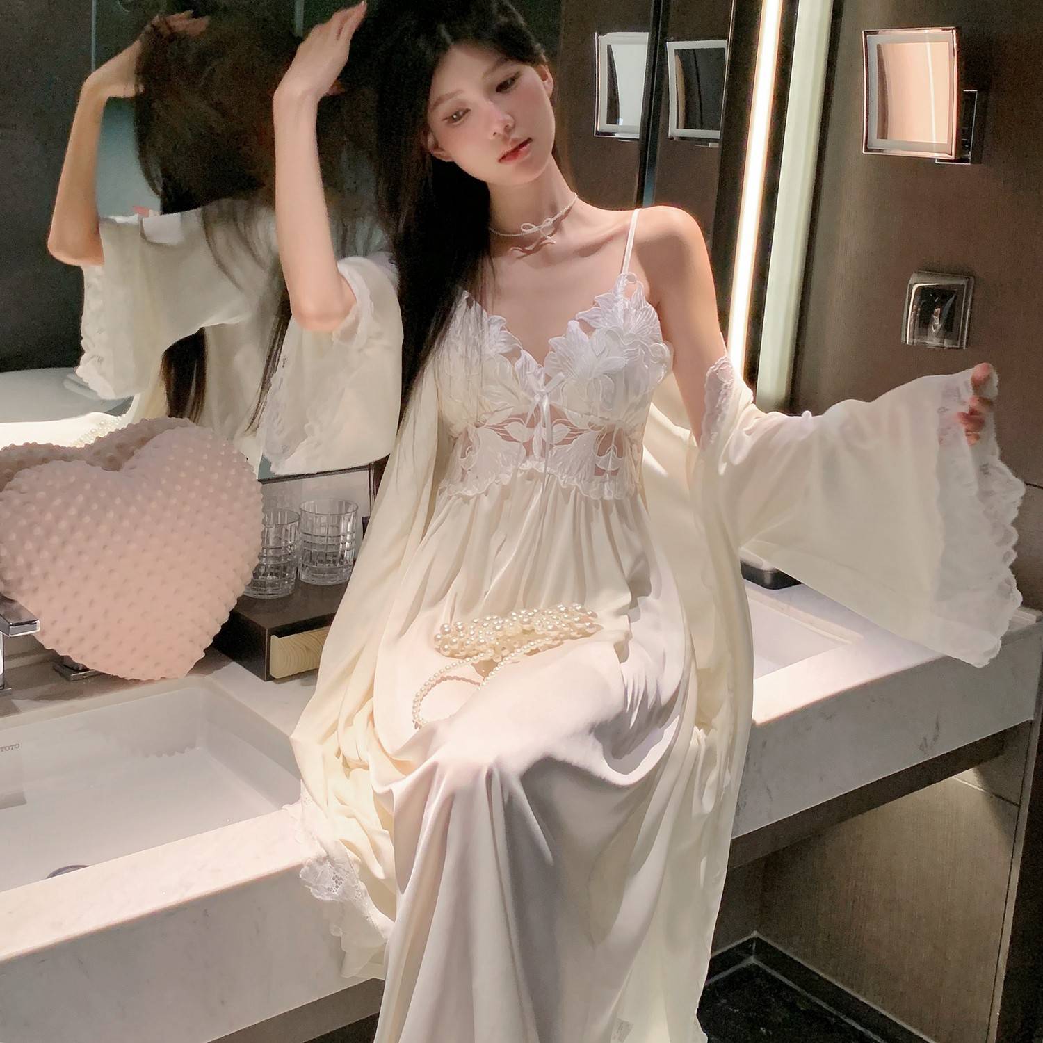法式浪漫性感吊带睡裙超长带胸垫