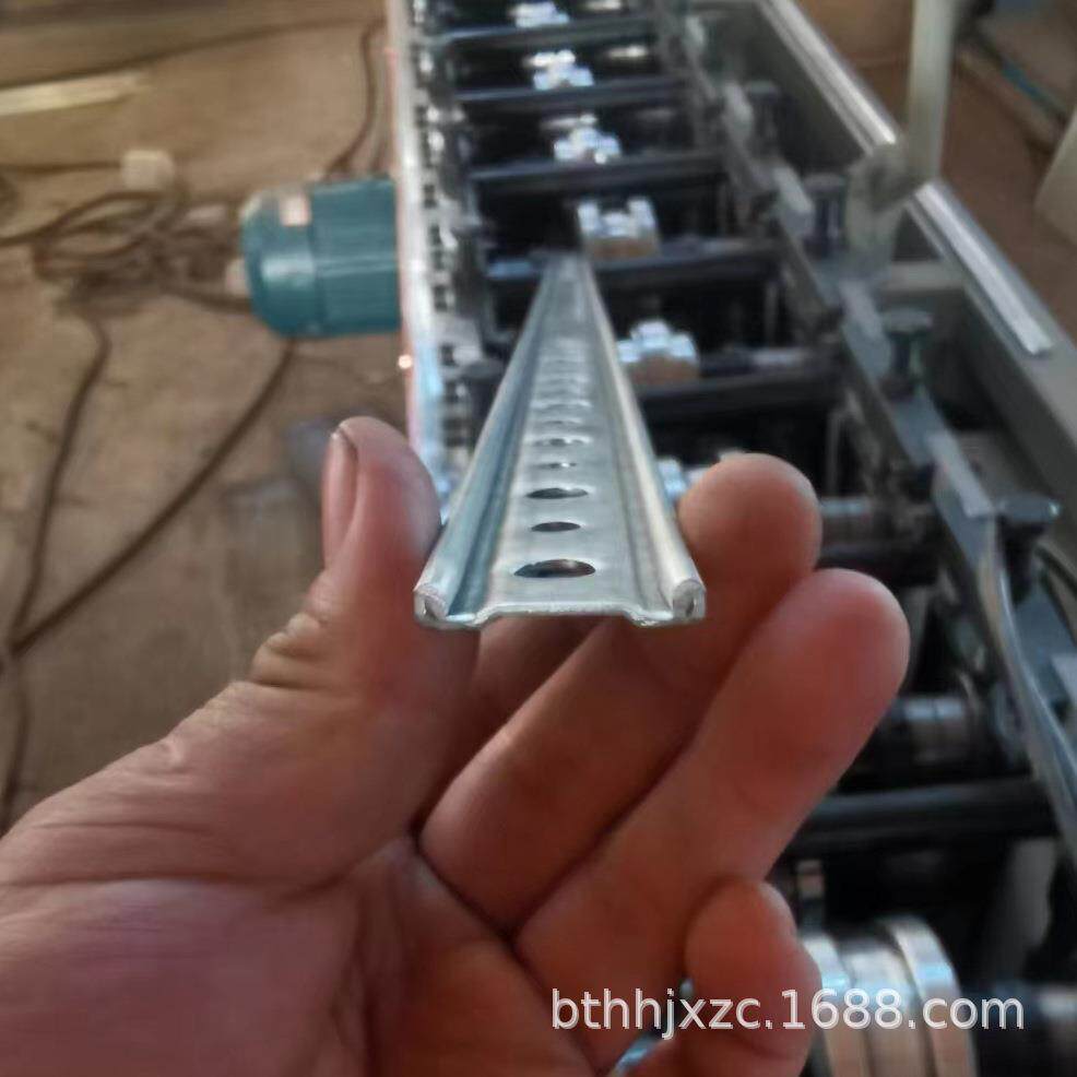 C型钢冲孔器光伏水槽成型机太阳能板C型钢成型机CZ型钢设备厂家