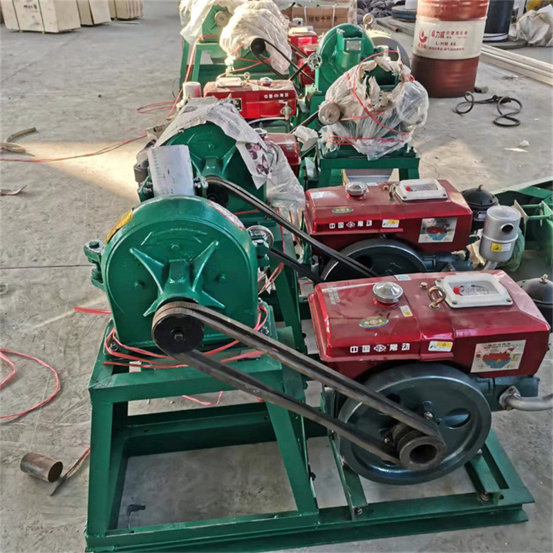 小型齿盘粉碎机 家用小型两相电多功能大米磨粉机 辣椒调料打粉机