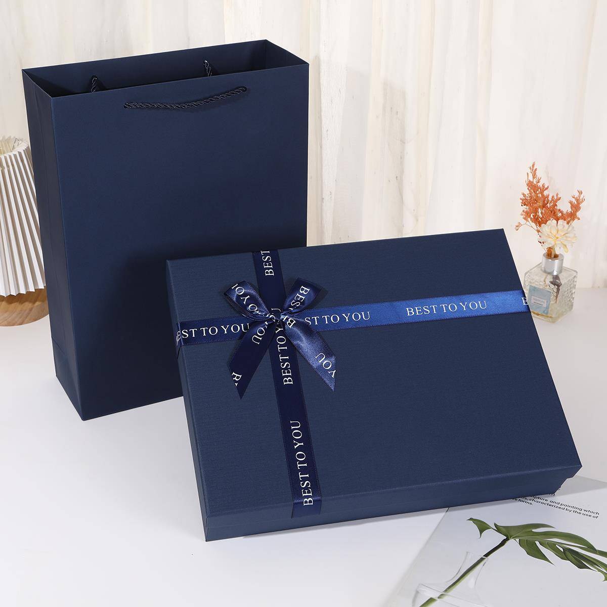 长方形礼物盒精美生日礼盒简约蓝色包装盒衣服围巾礼品盒空盒定制