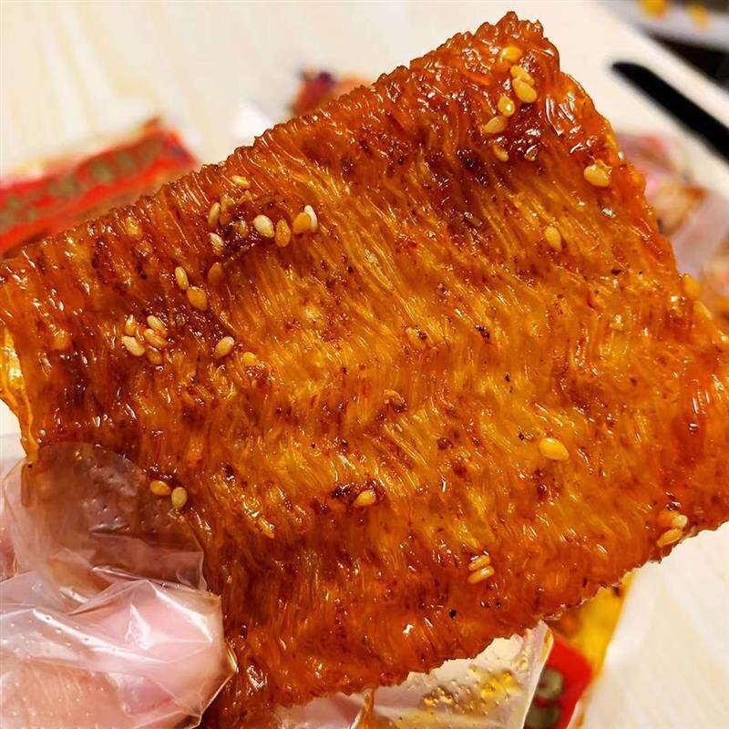 新日期辣典辣欢乐鞋底辣条江西特产小包装爆辣鞋底辣片麻辣零食