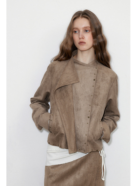 in modo diverso 原创设计重工撞钉荡领斜门襟环保麂皮夹克外套女