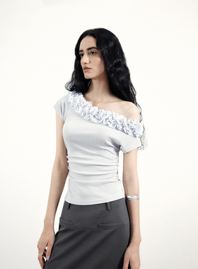 in modo diverso 原创小众设计感多层花边斜肩T恤女新款短袖上衣