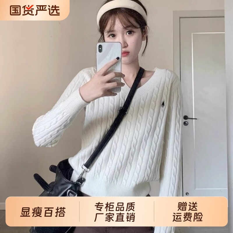 叩姿美式复古v领刺绣麻花白色毛衣女秋冬宽松长袖针织衫打底上衣