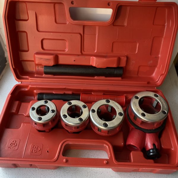 手动套丝机轻型管子绞板4分6分一寸铁管暖气管套丝工具手动开丝器
