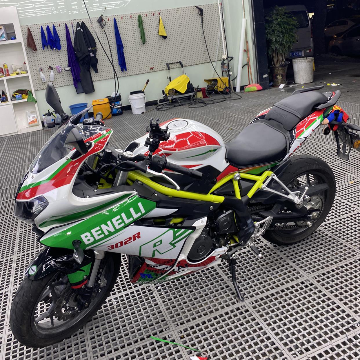 新款贝纳利飓风302R BJ300贴纸改装防水贴花车身版画全车保护贴膜