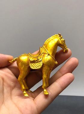 古玩铜器镀金唐马摆件战 马带马鞍小马驹鎏金铜马室内桌面装饰摆