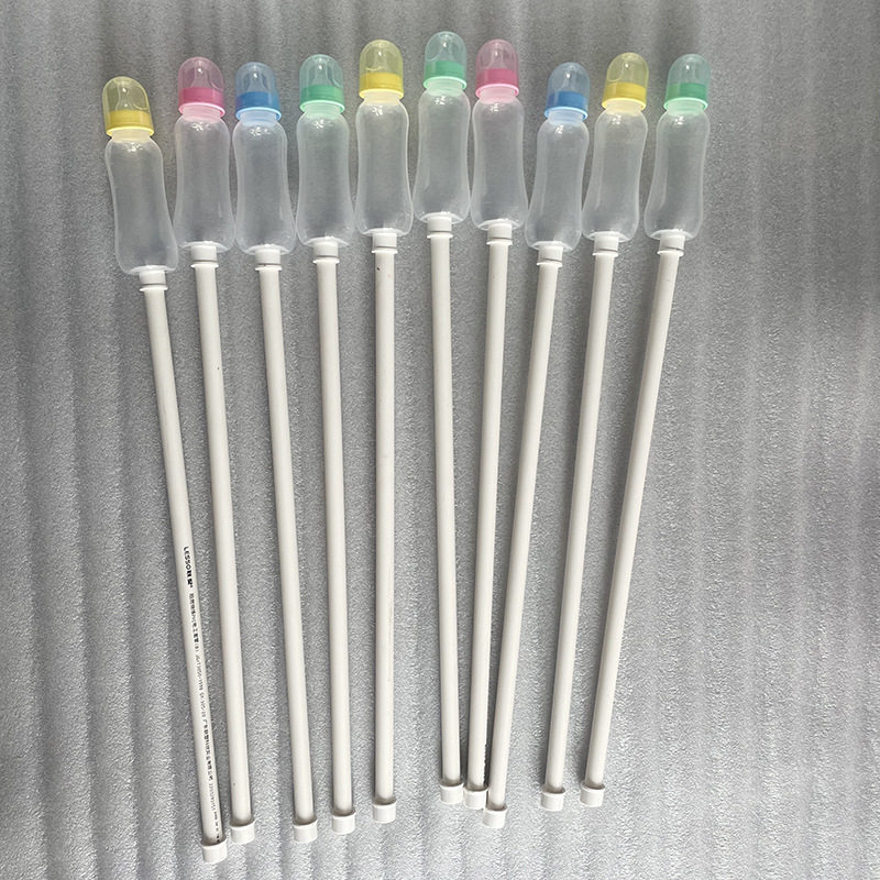儿童喂奶鱼池奶瓶商场乐园喂奶鱼奶瓶