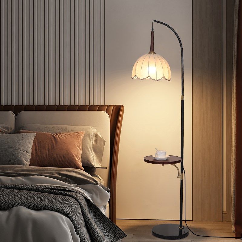 茶几落地b灯客厅沙发旁边卧室床头高级感轻奢艺术氛围法式中古台