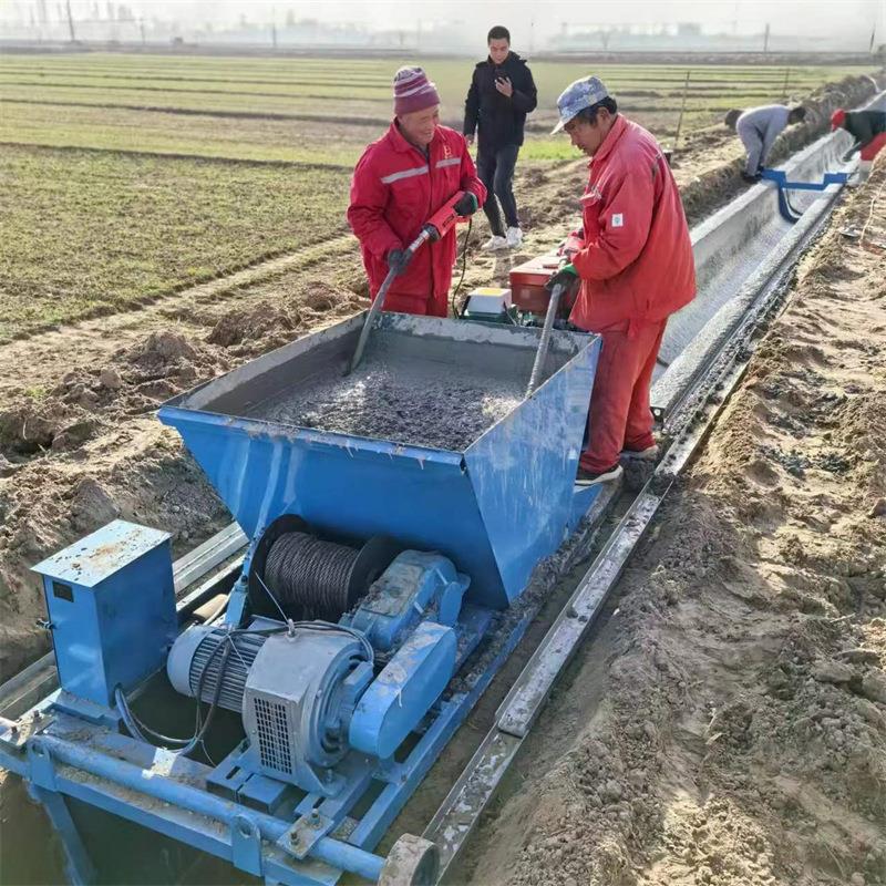 高标准农田自走式水沟滑模机厂家 混凝土水渠成型机渠道衬砌机