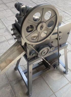 自动烟叶切丝机的机器不锈钢电动切菜机荷叶桑叶切丝切段机