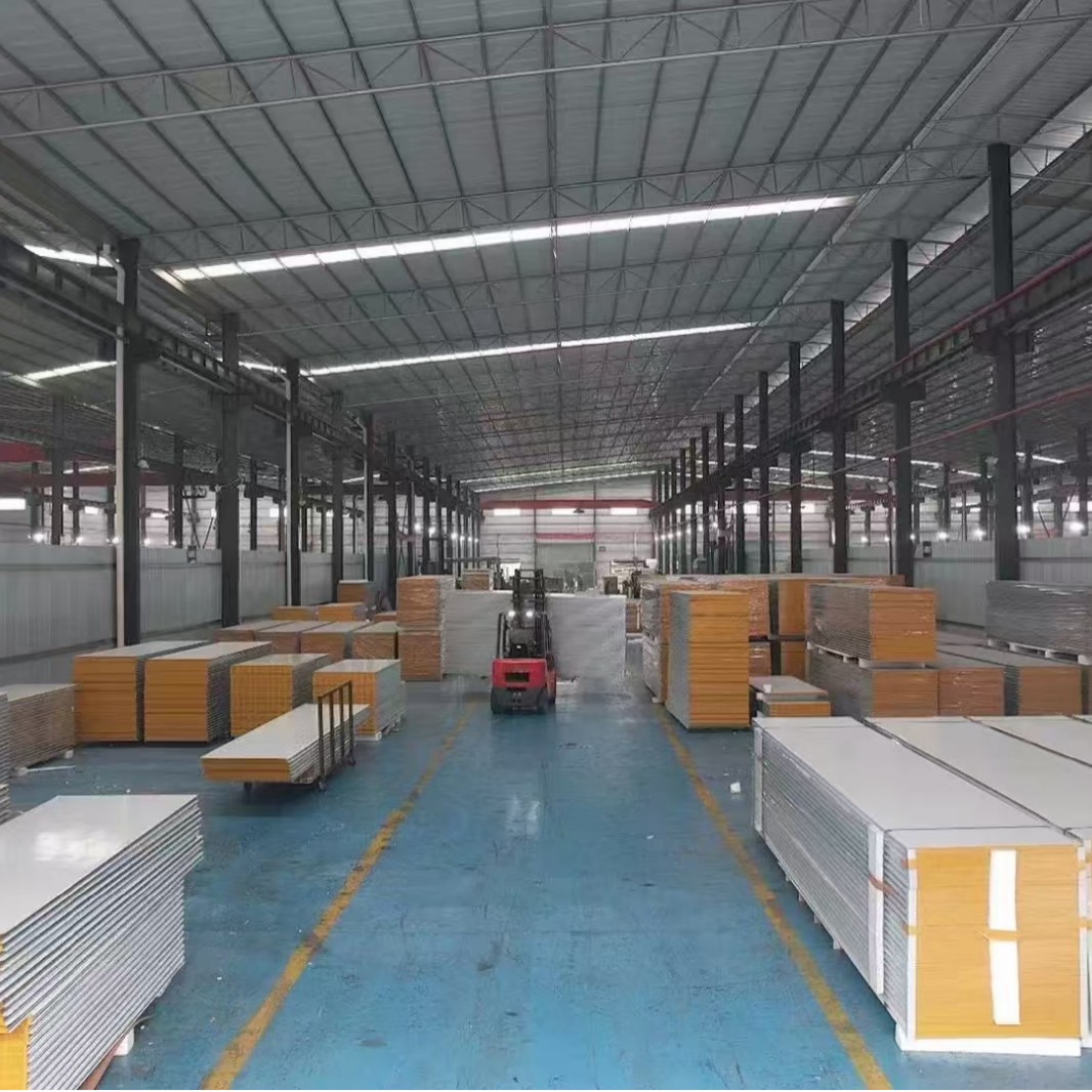 彩钢瓦佛山厂家岩棉夹芯板隔热防火降噪保温隔断厂房顶修路围挡板