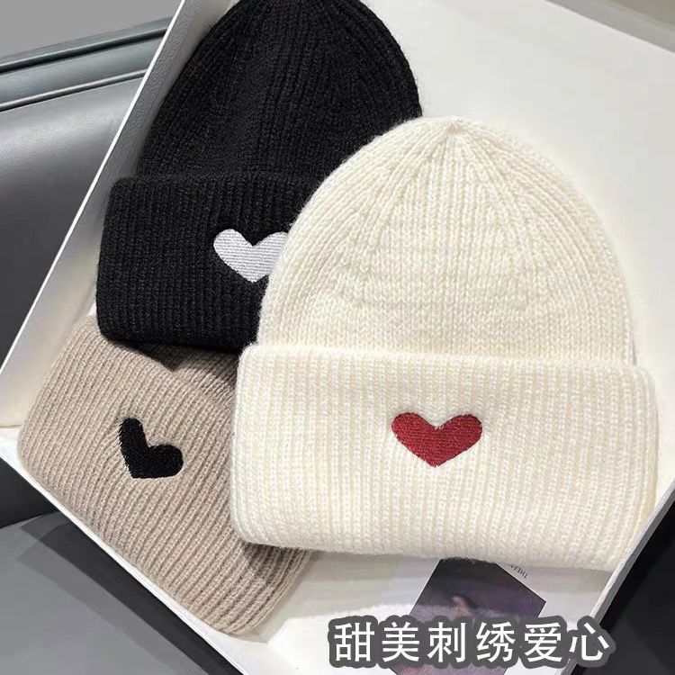 日系甜美刺绣爱心毛线帽子女秋冬季保暖护耳学生网红时尚针织帽潮