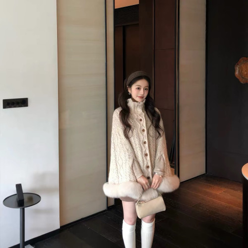 智感佳人粗针绞花气质感针织环保毛斗篷开衫毛衣+打底衫2件套套装