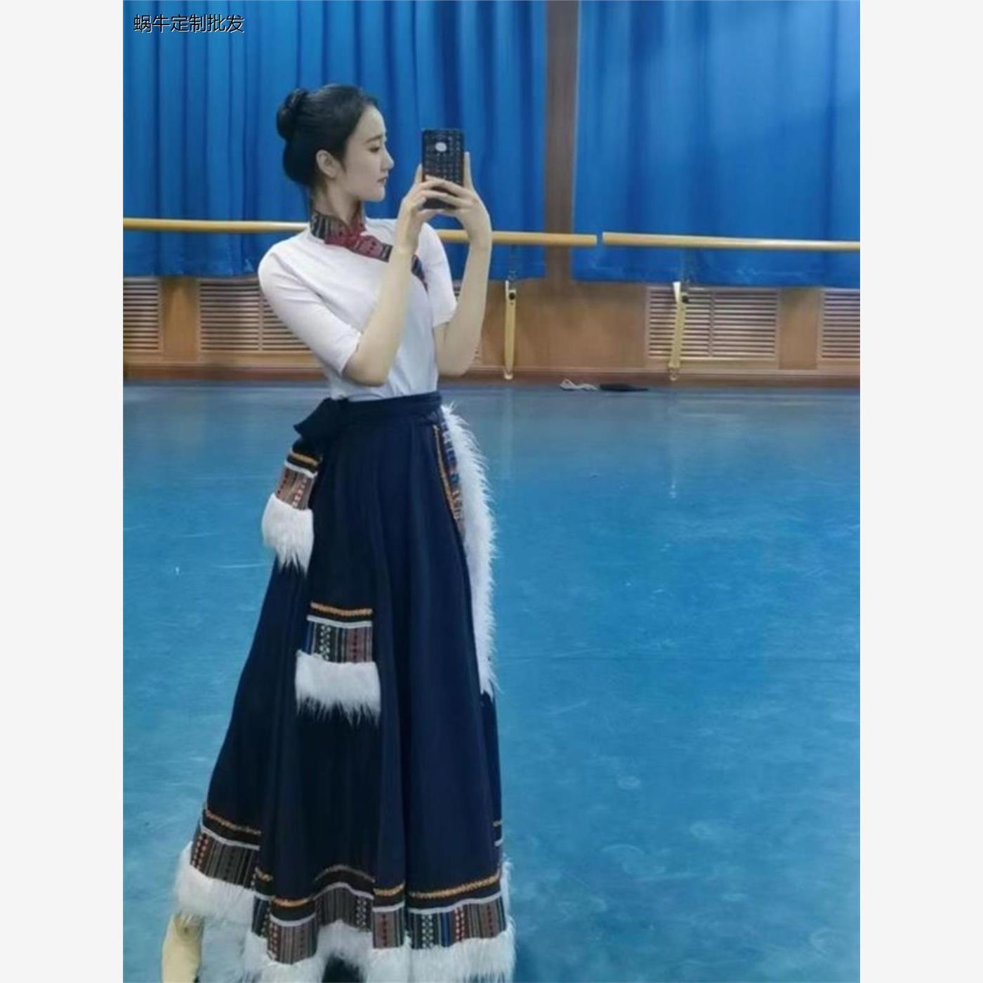 新款少数民族舞蹈演出服