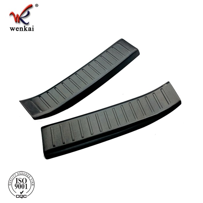 适用于马自达CX-30改装专用内置后保险杠防擦护板 汽车装饰用品