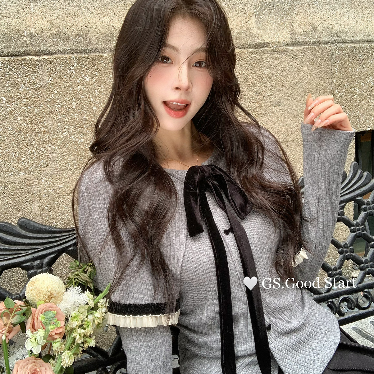 GS.GOOD START-女感～闭眼入秋冬复古气质斗篷丝绒蝴蝶结小衫6770
