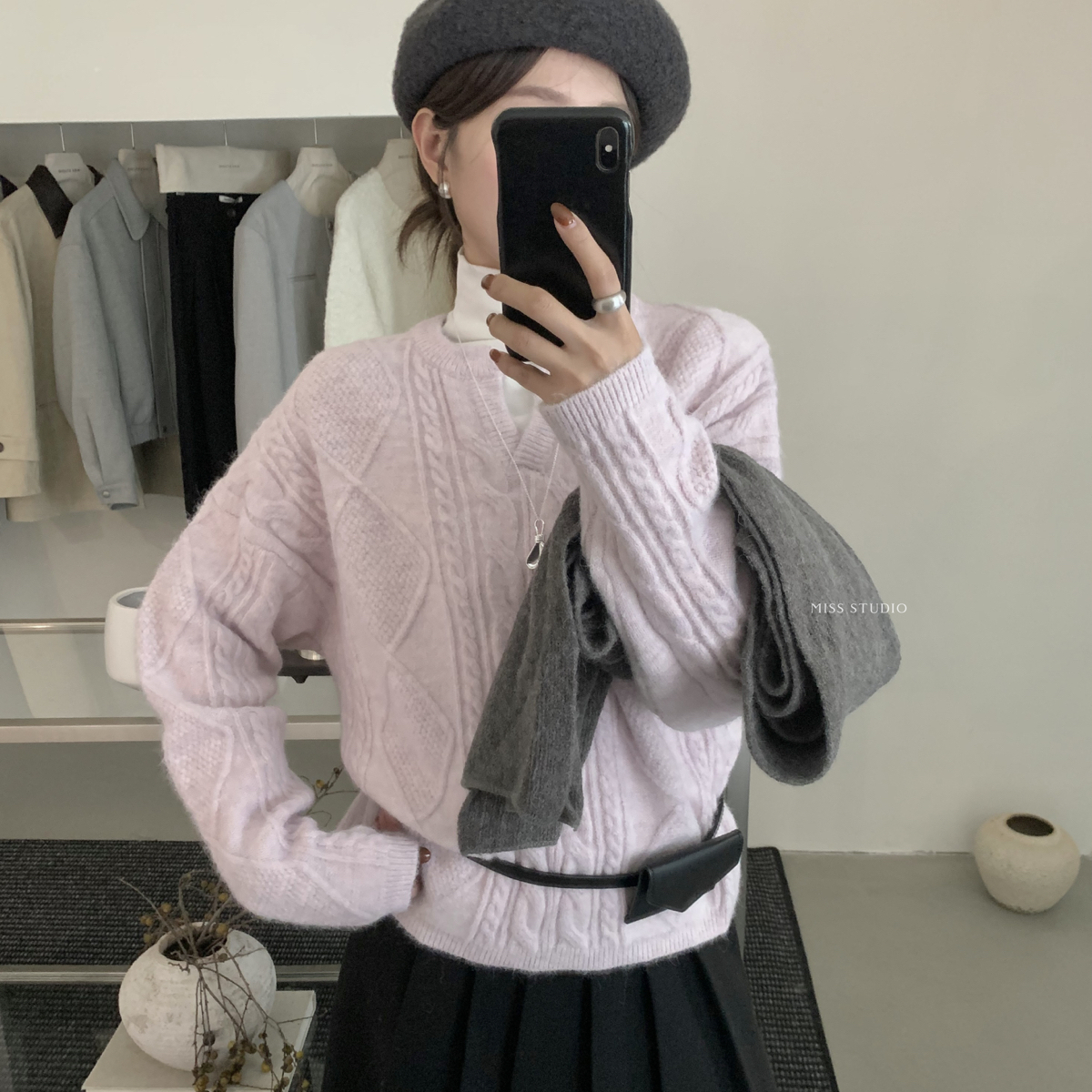 MISS密思家-温柔冬天氛围感拉满v领麻花保暖毛衣（含8羊毛）A0672