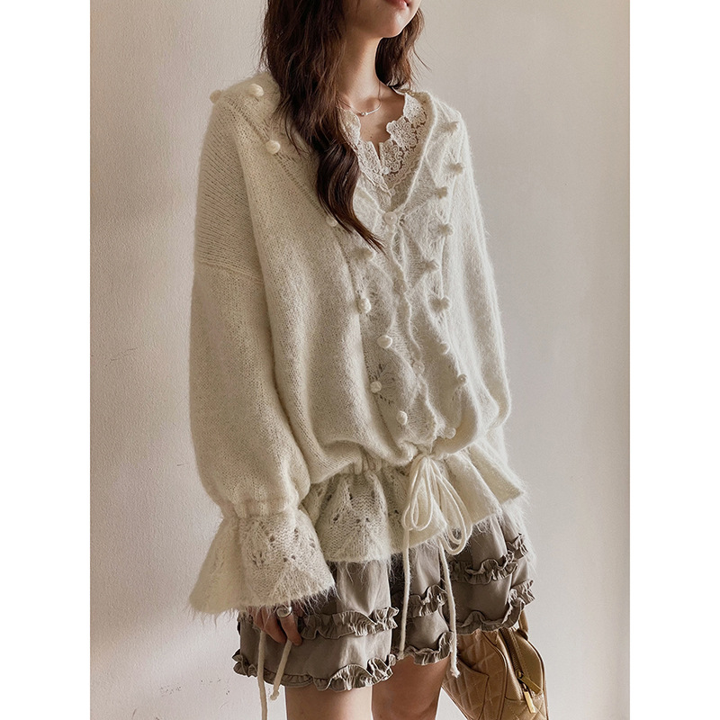 【绒雪糖话】歌铭复古钩花镂空V领毛针织衫秋季新款通勤上衣N519C