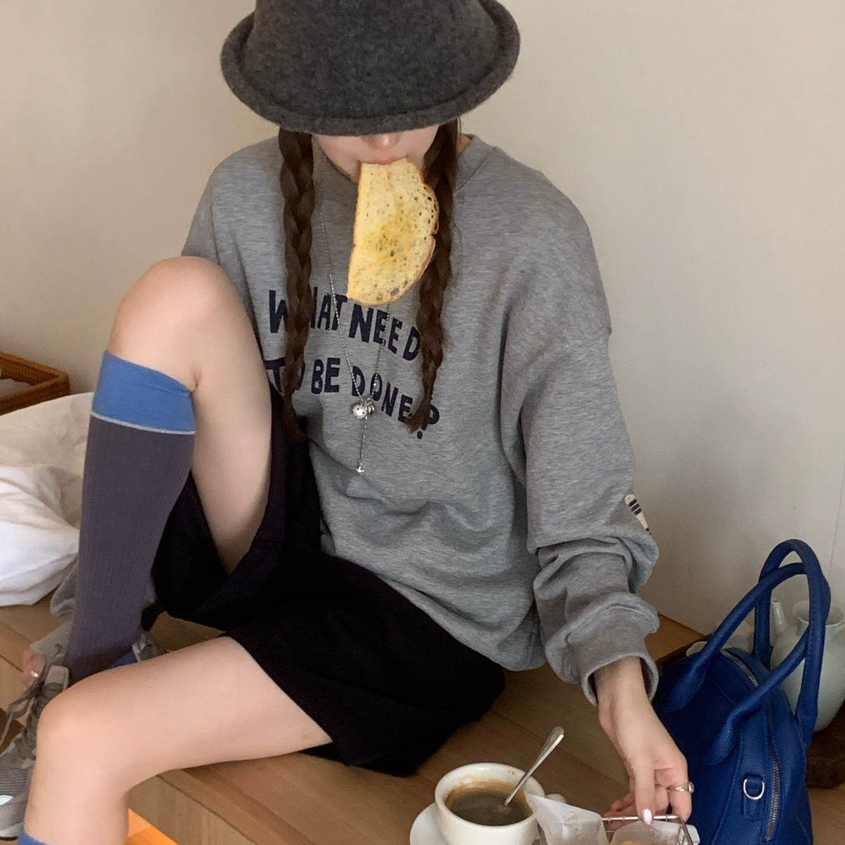 OMELET蛋卷韩系复古百搭减龄字母印花袖子拼条纹爱心卫衣HT25908