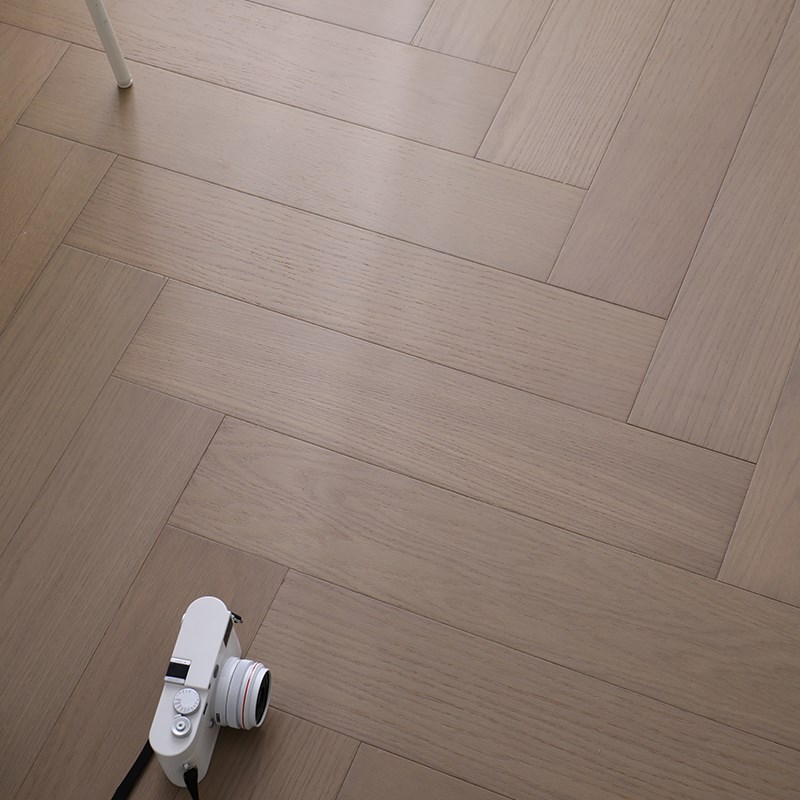 优选蓝琪佳尔黑胡桃新三层人字拼实木复合地板橡木地暖大锁扣家用