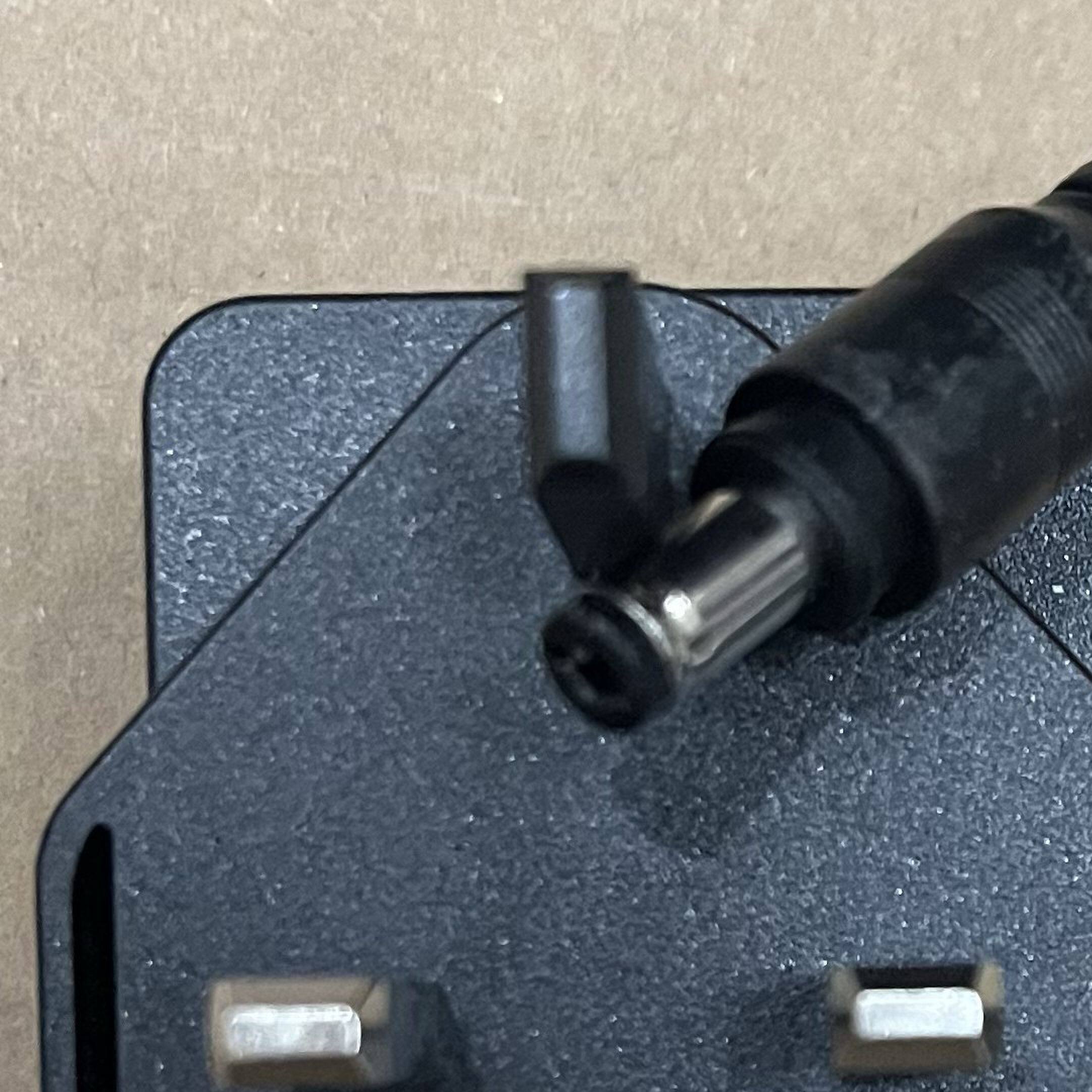 12V2A英规电源配接器UKCA认证三脚港式CE插头MX24W1-1202000B