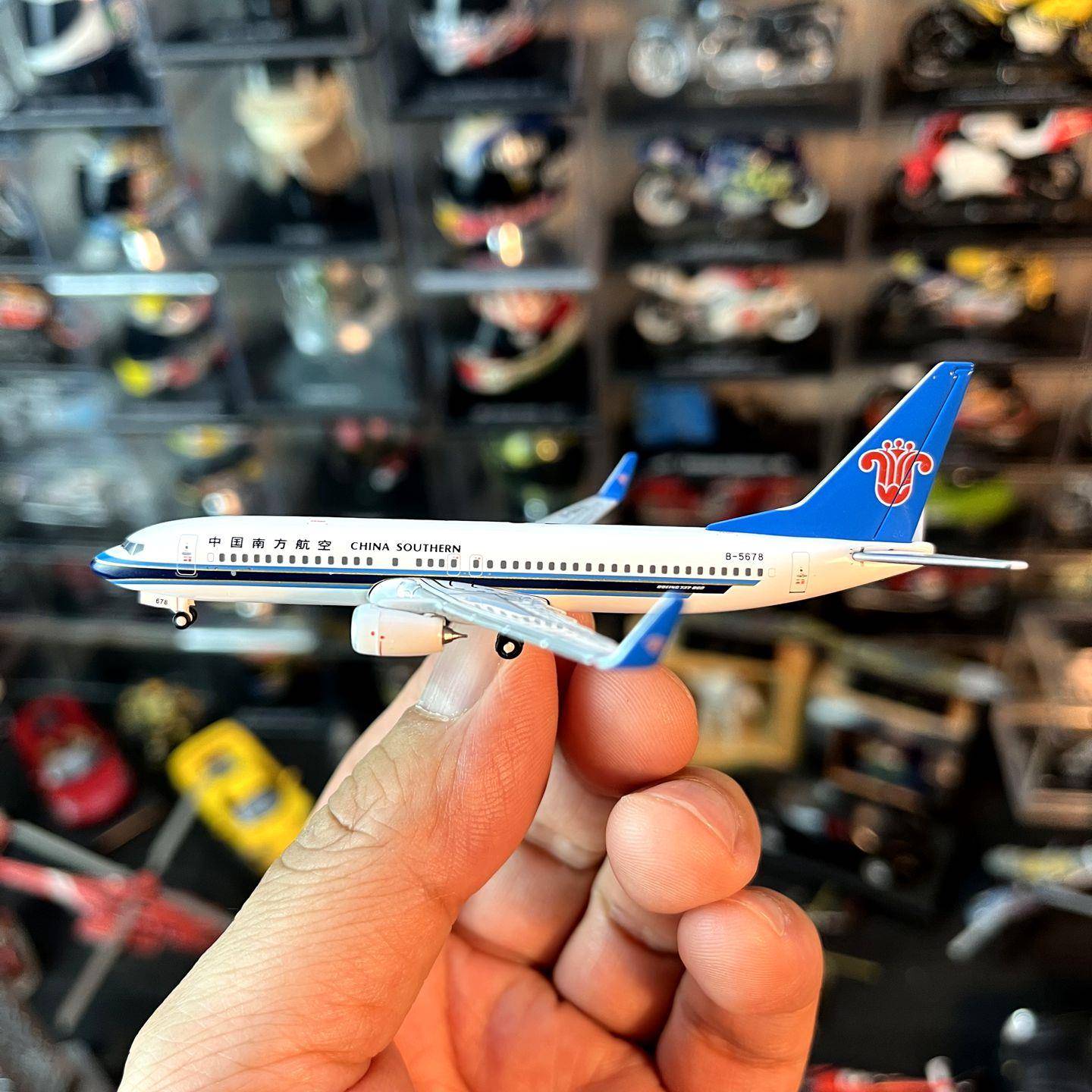 1:400比例合金飞机波音737-800客机南方航空客机模型成品摆件