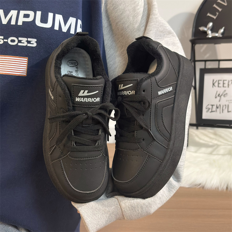 回力加绒小黑鞋女款2025冬季新款爆款厚底板鞋子保暖运动休闲鞋潮