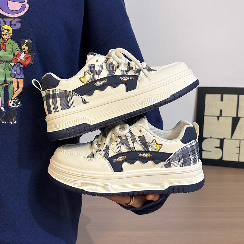 人本鞋子女2026春季新款学生百搭厚底小白鞋可爱猫咪小鱼爆款板鞋,女鞋,休闲板鞋,淘宝优惠券,粉丝福利购,淘宝优惠卷