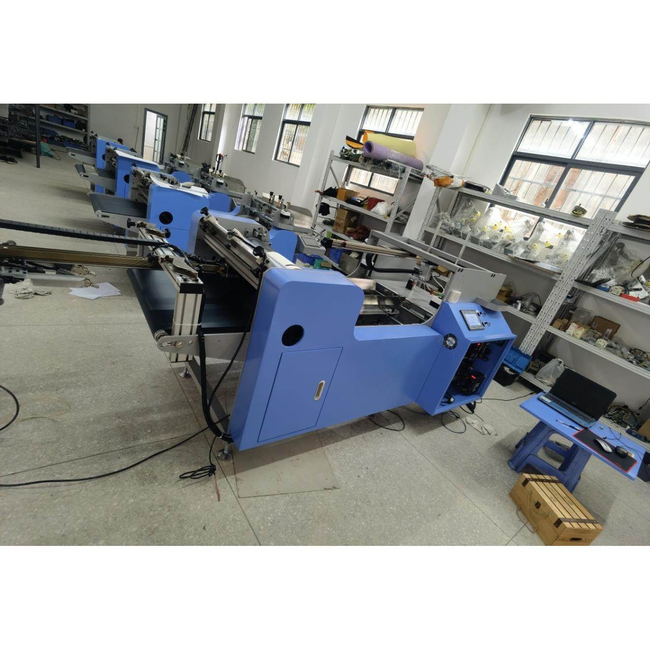 新款薄纸局部上胶机