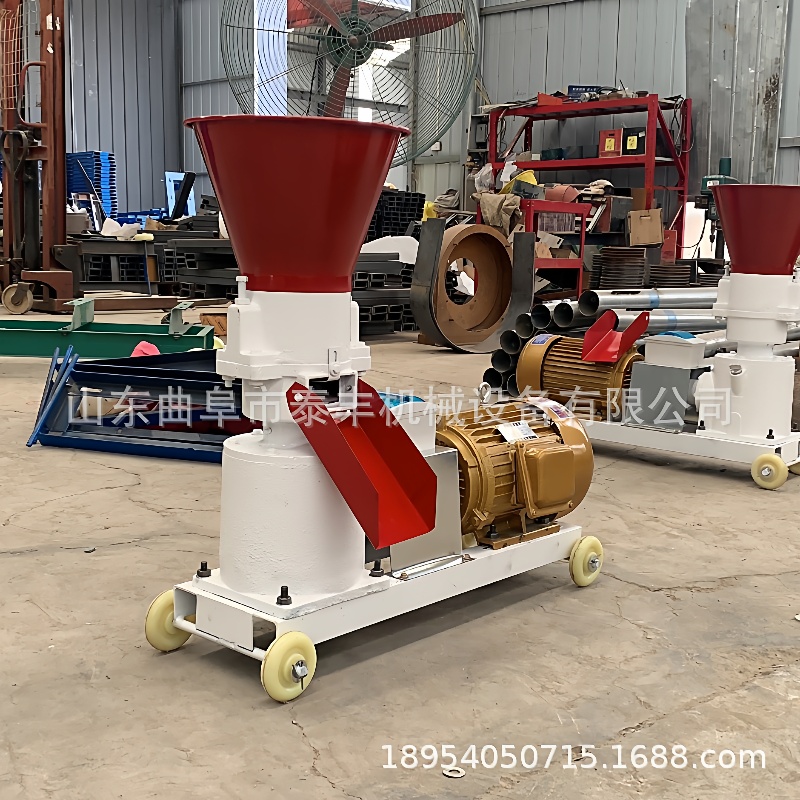 玉米草粉制粒机牛羊饲料制作机鸡鸭饲料颗粒制作机