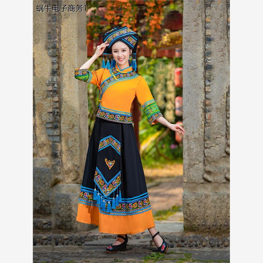 三月三民族服装广西壮饰