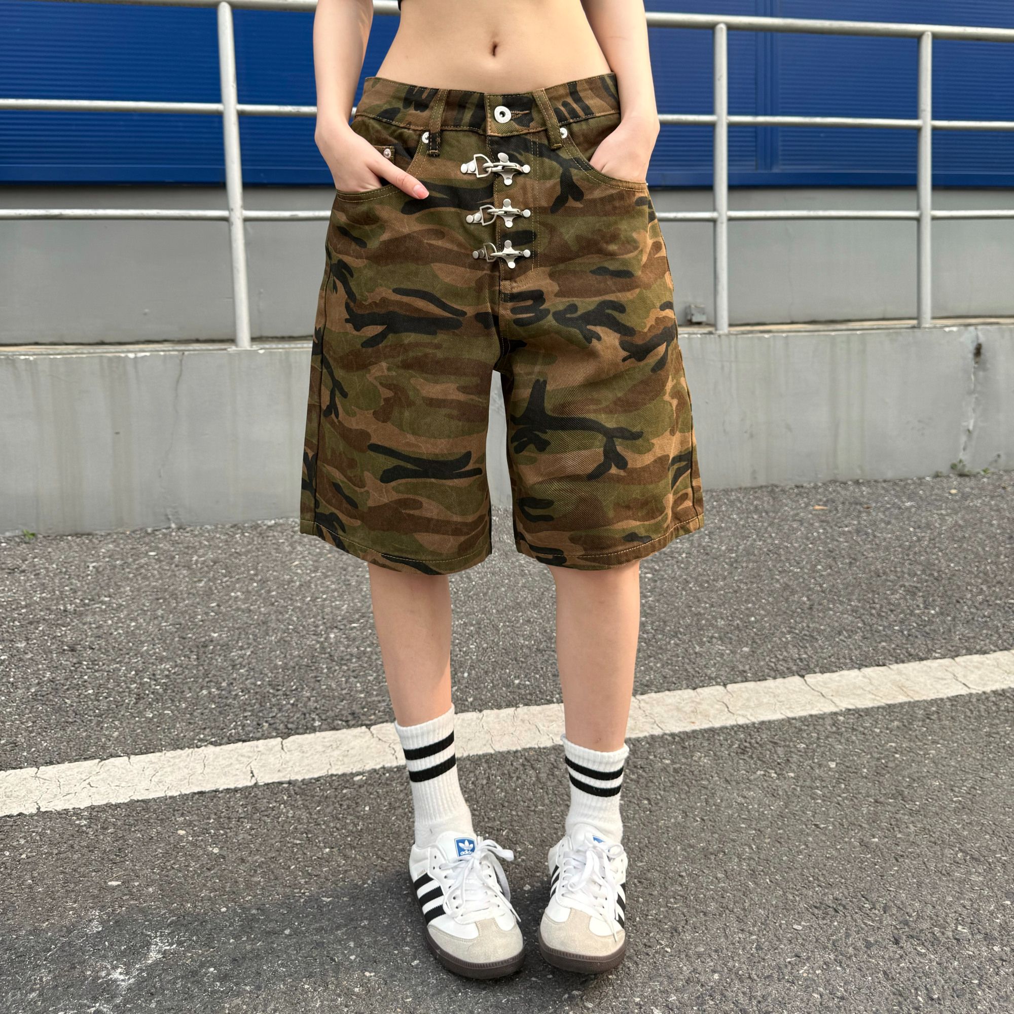 美式复古迷彩飞机扣工装五分裤图片
