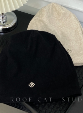 【屋顶的猫】金属字母小标黑色堆堆帽女秋冬百搭大头围冷帽显脸小