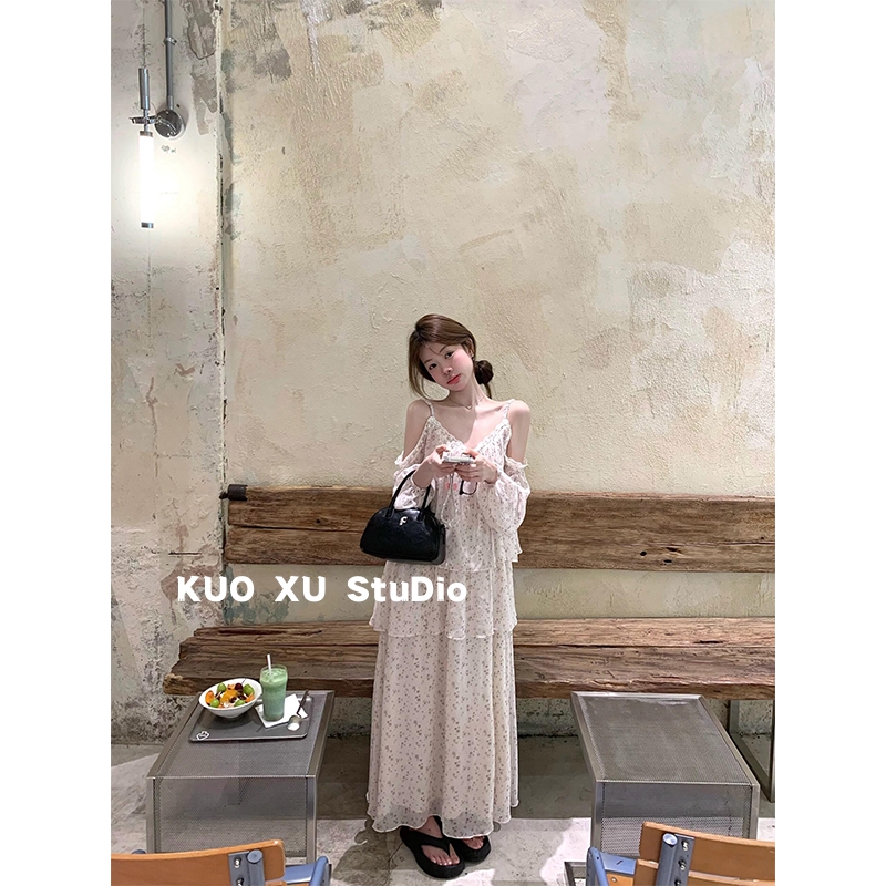 连衣裙穿搭法式露肩v领度假碎花连衣裙夏季文雅宽松吊带连衣裙女