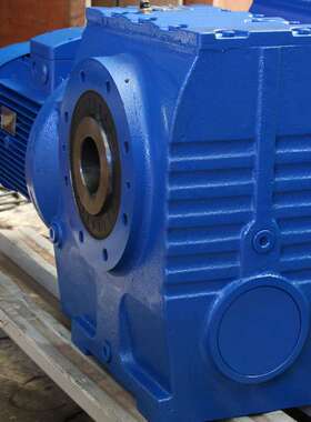 卧式斜齿轮减速机?泰工GKA77-40.04-2.2KW减速机?发货及时