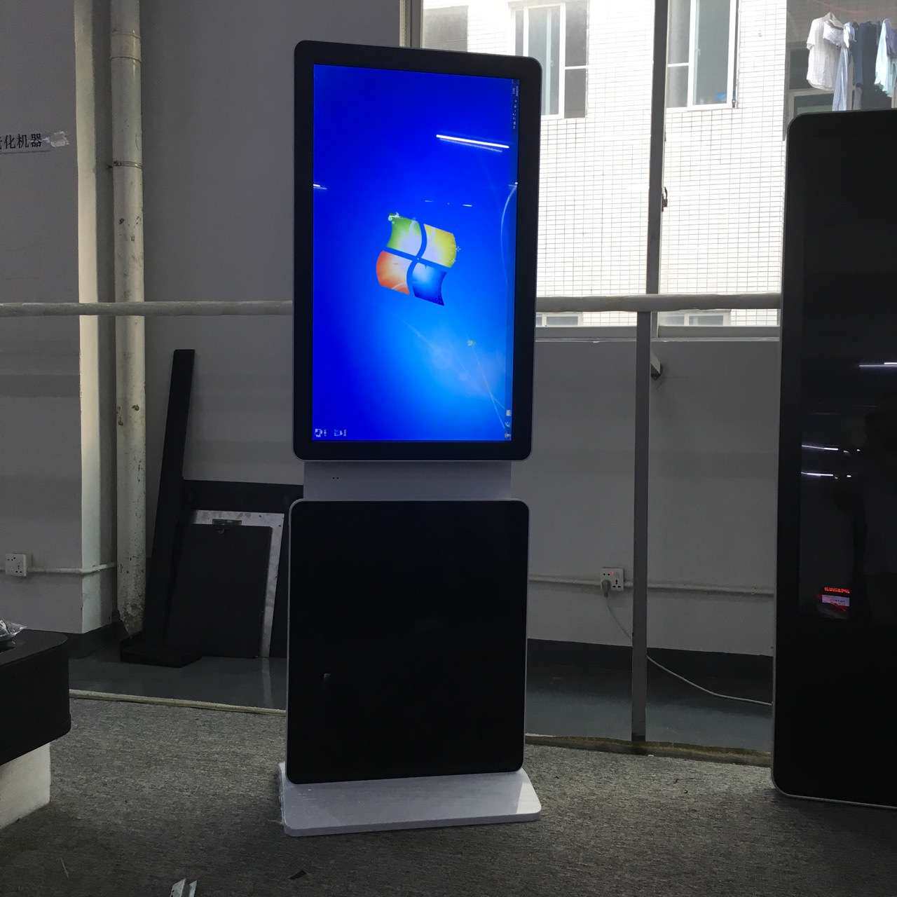 立式旋转广告机 横竖随心触摸屏查询一体机 可选55/6532寸