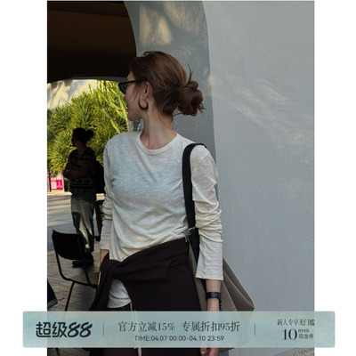 R-HER“自在简黑”圆领纯棉针织时尚百搭宽松型显瘦女士上衣T5536