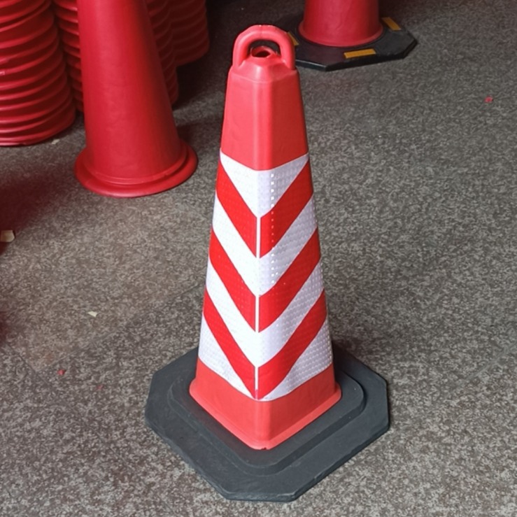 EVA路锥 交通设施安全警示反光锥禁止停车安全指示弹力橡胶方锥