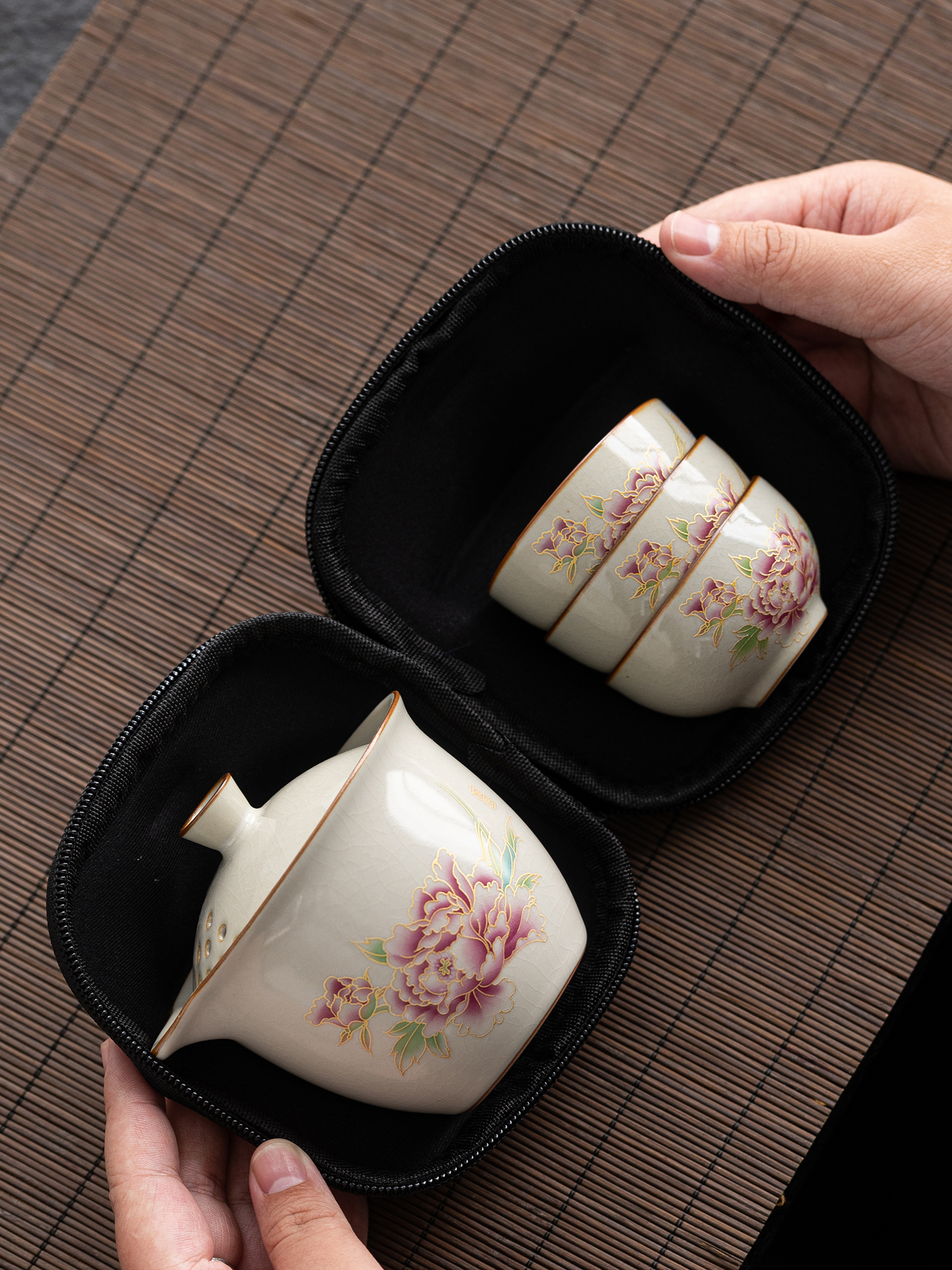 汝窑旅行茶具套装2025新款便携式手抓壶陶瓷盖碗三茶杯露营随身包