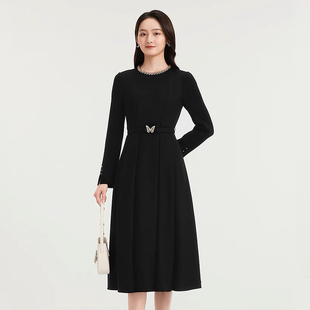 珂莱商场同款2025冬季新款女装黑色圆领收腰钉珠长袖羊毛呢连衣裙